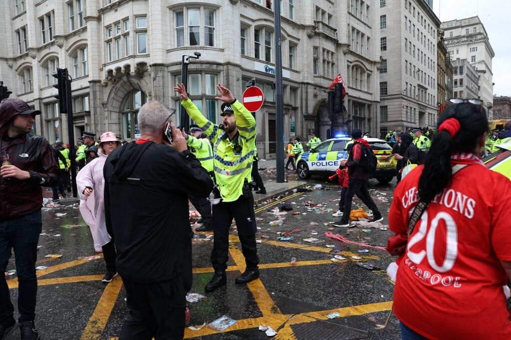 Elgázolt több embert egy autós a Liverpool győzelmi felvonulásán