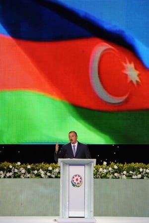 Az olaj csillogása takarja el az azeri rezsim sötét arcát