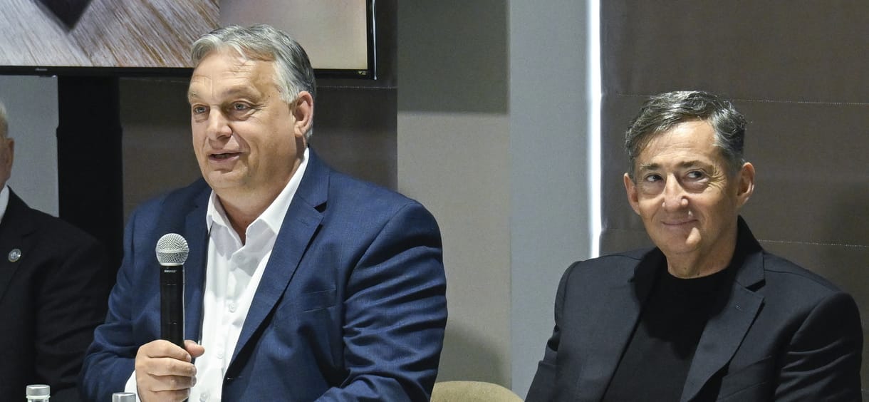 Tovább csökkentette részesedését az állam Mészáros bankjában