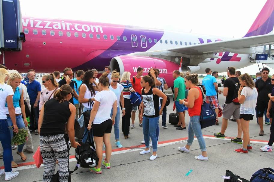 A szörfösökre nyomul a Wizz Air új járataival