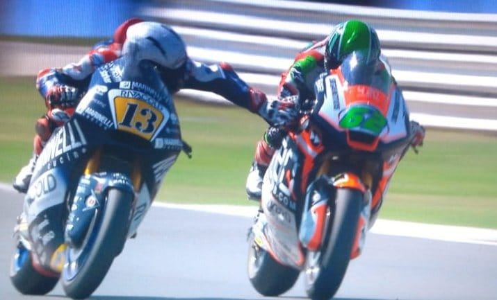 Visszavonul a motoros, aki verseny közben meghúzta egyik riválisa fékkarját