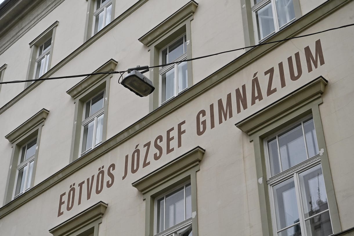 Az Eötvös Gimnázium alapítványának vezetője nem nyilatkozik, hiányoznak a válaszok a hangfelvétel ügyében