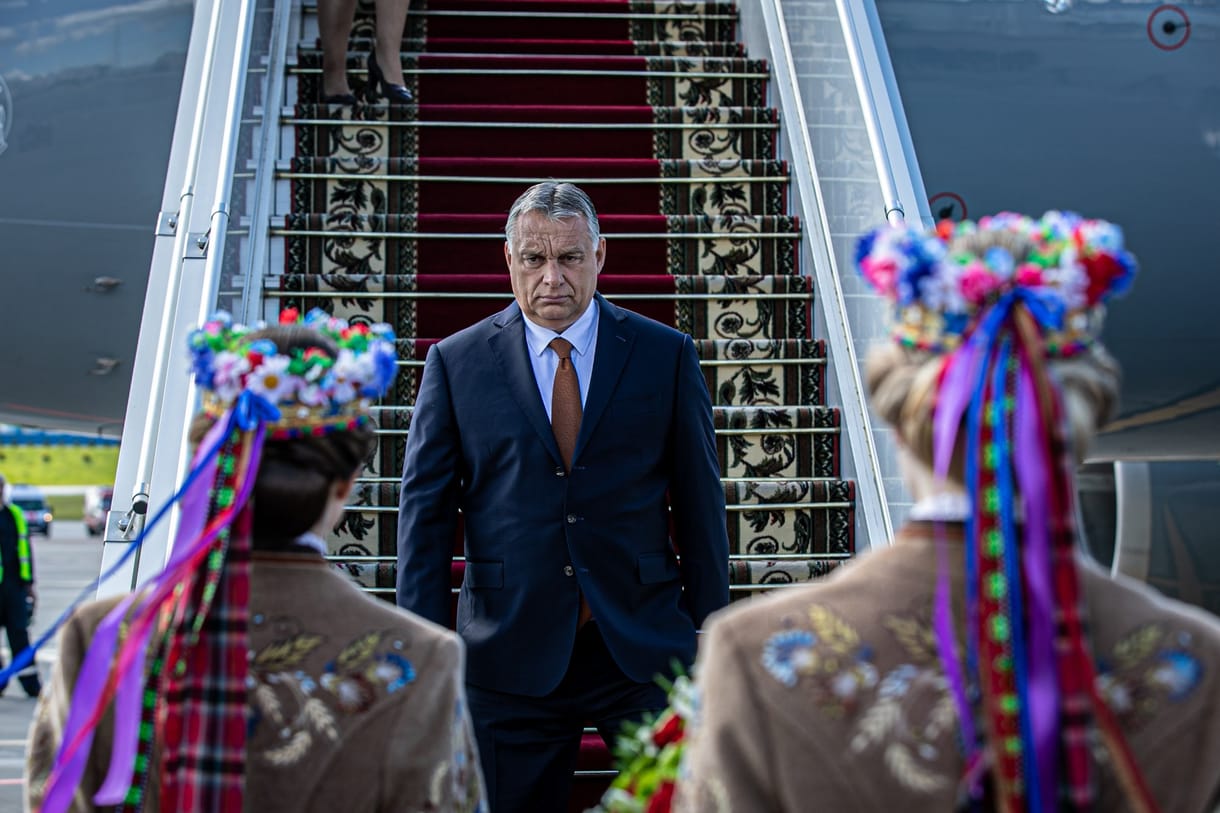 Orbán: A koronavírus elleni védekezés elsősorban az embereken múlik, nem az egészségügyön