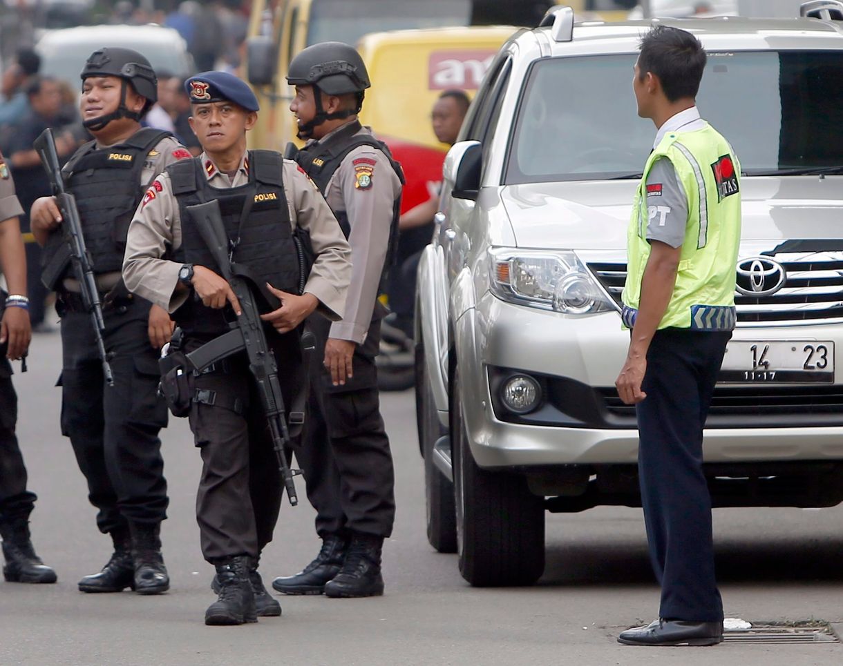 Merényletsorozat Jakartában: több bomba is robbant (18+)