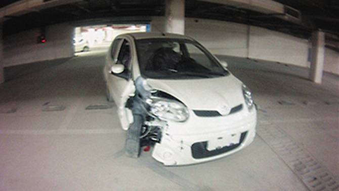 30 autót törtek össze a gyerekek, akik dodzsemeset játszottak a Nissan Leaffel