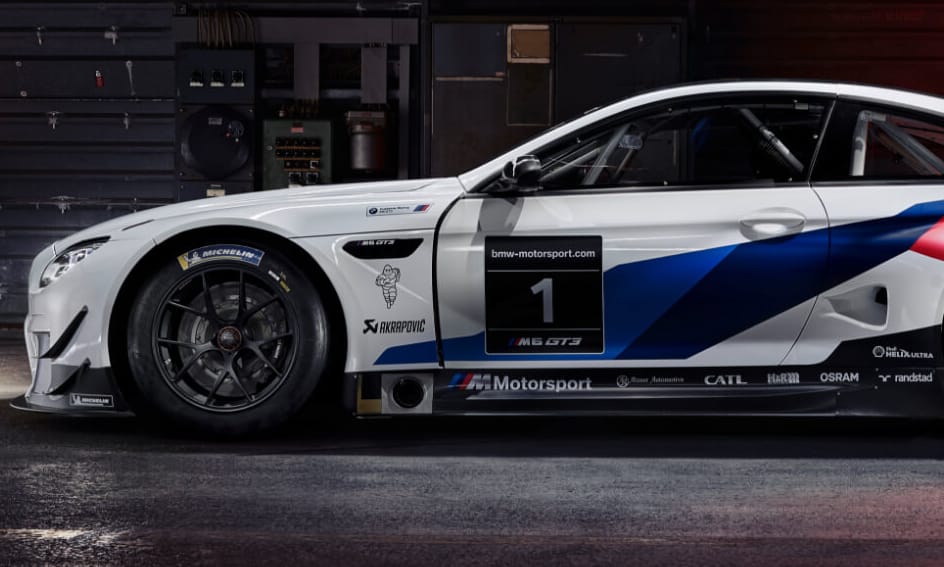 Pár perc alatt 54-et előzött ez a BMW-s – videó