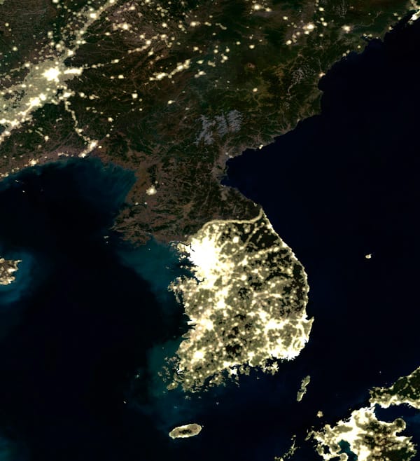 Még az űrből is koromsötét az éjszaka Észak-Koreában - fotó