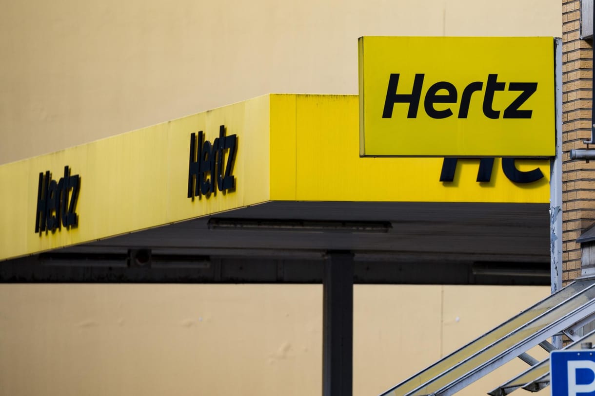 A Hertz rosszul járt a villanyautókkal, több tízezer kocsiját cseréli le benzinesre