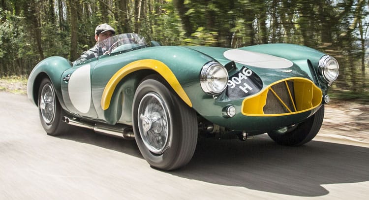 Ez az Aston Martin 2,5 milliárd forintért kelhet el, nem véletlenül