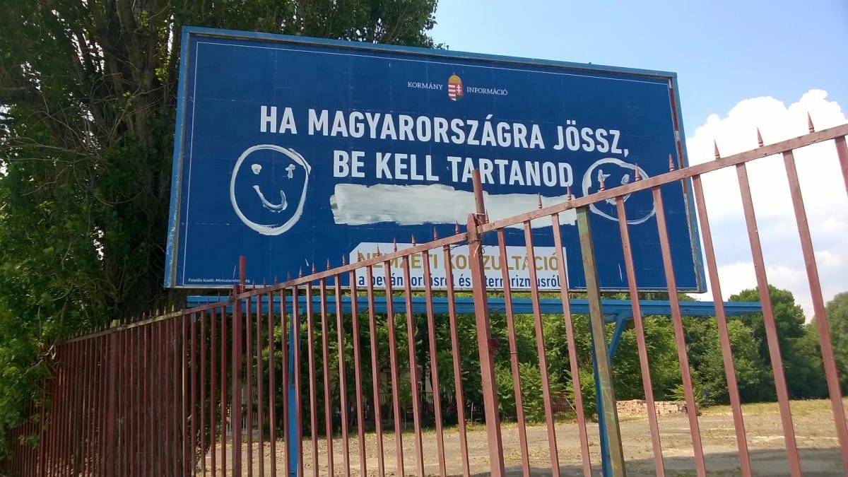 Összevertek egy egyetemista lányt, mert bevándorlónak nézték a fiúját