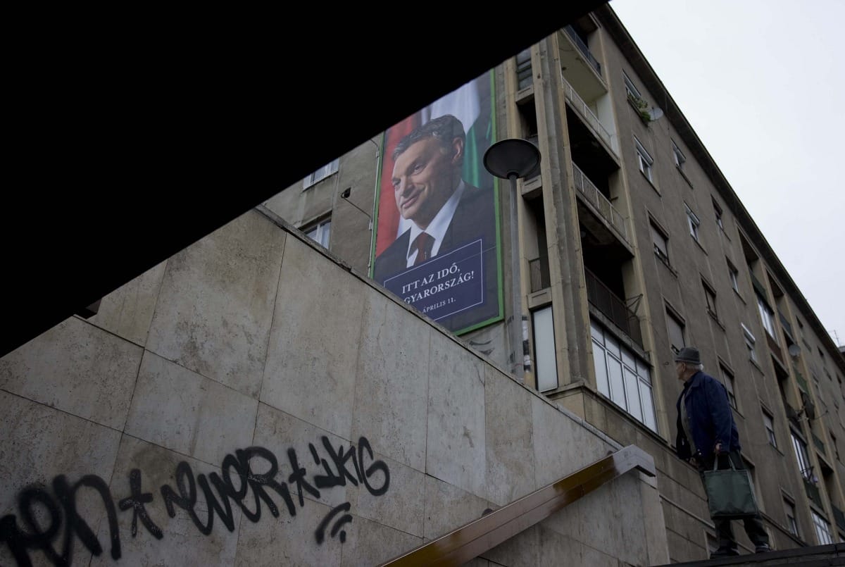 MSZP: le kell váltani Orbánt