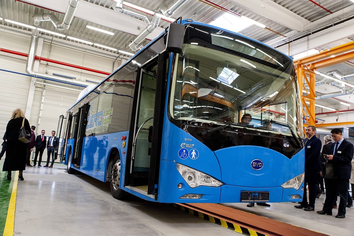 Három év múlva már csak elektromos buszok kerülhetnek a közösségi közlekedésbe