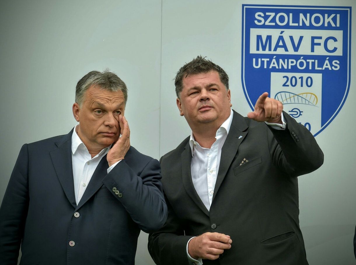 Na, kivel parolázott Orbán Viktor a Szolnoki MÁV újjáépített stadionjában?