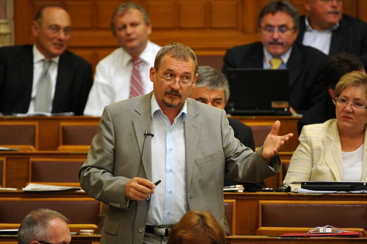 MSZP: 750 milliárdos megszorítás a 2012-es büdzsé