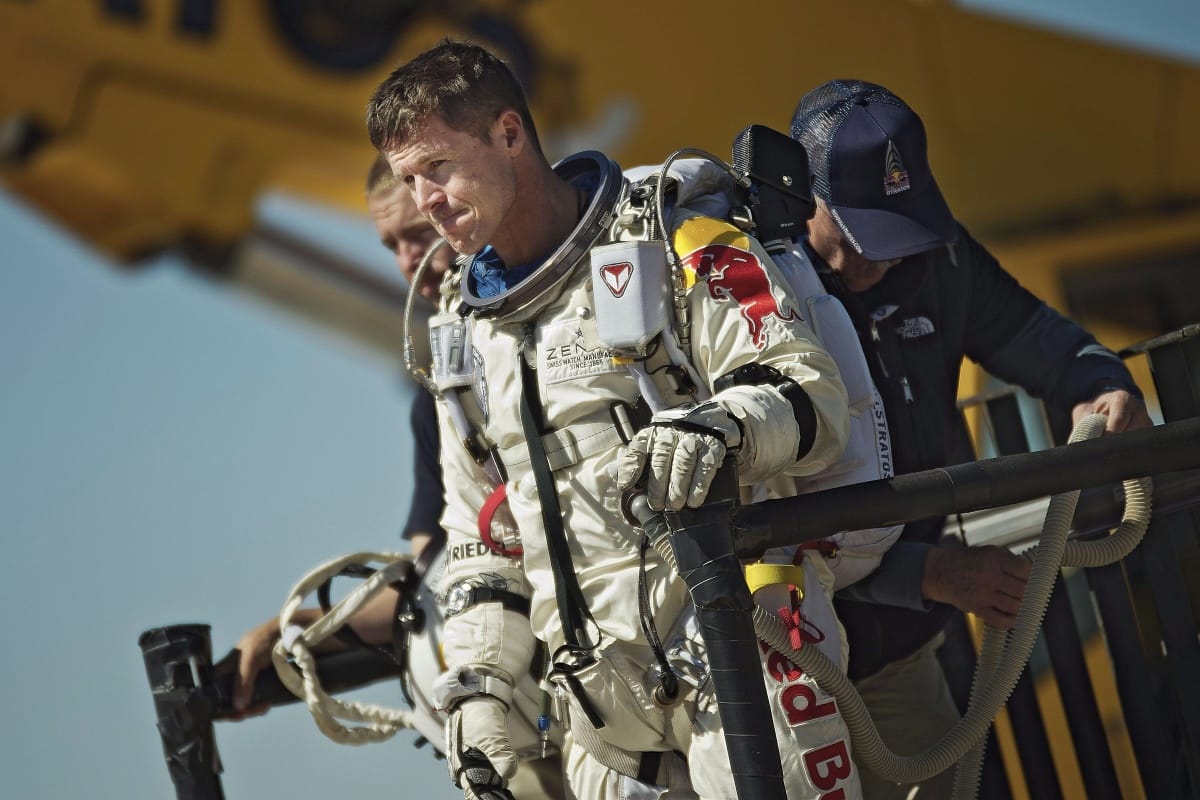 Baumgartner ma sem ugrott a világűr pereméről