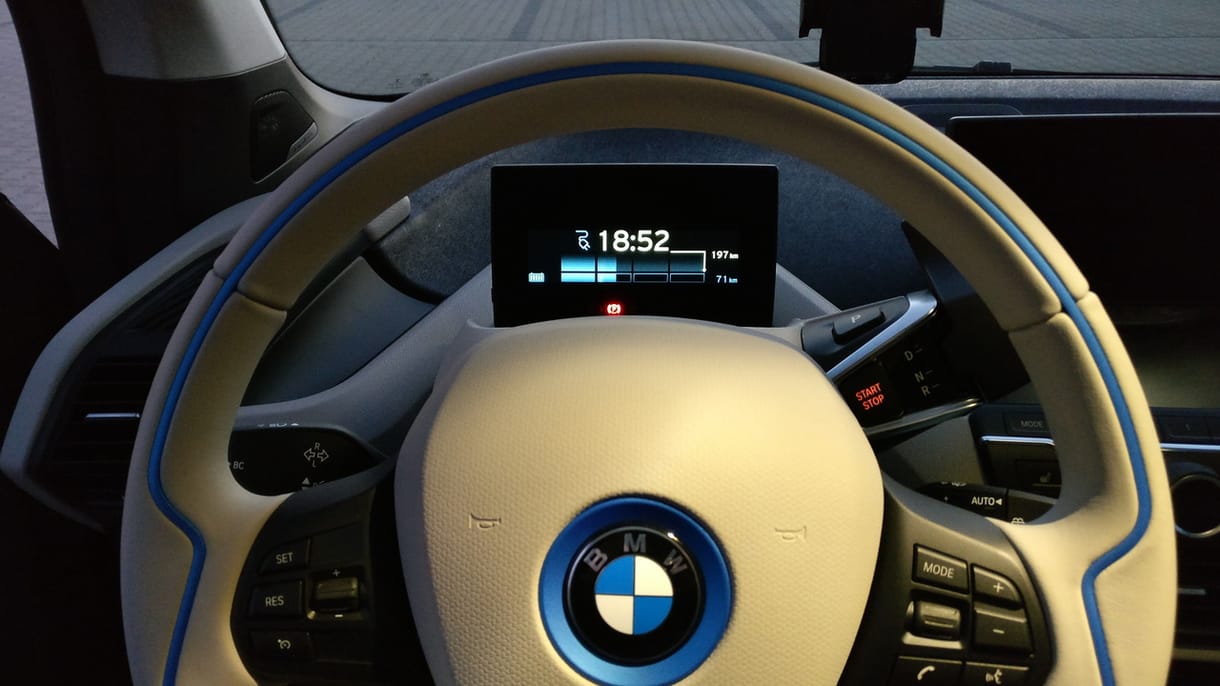 Nagy dobásra készülhet a BMW 2017-ben