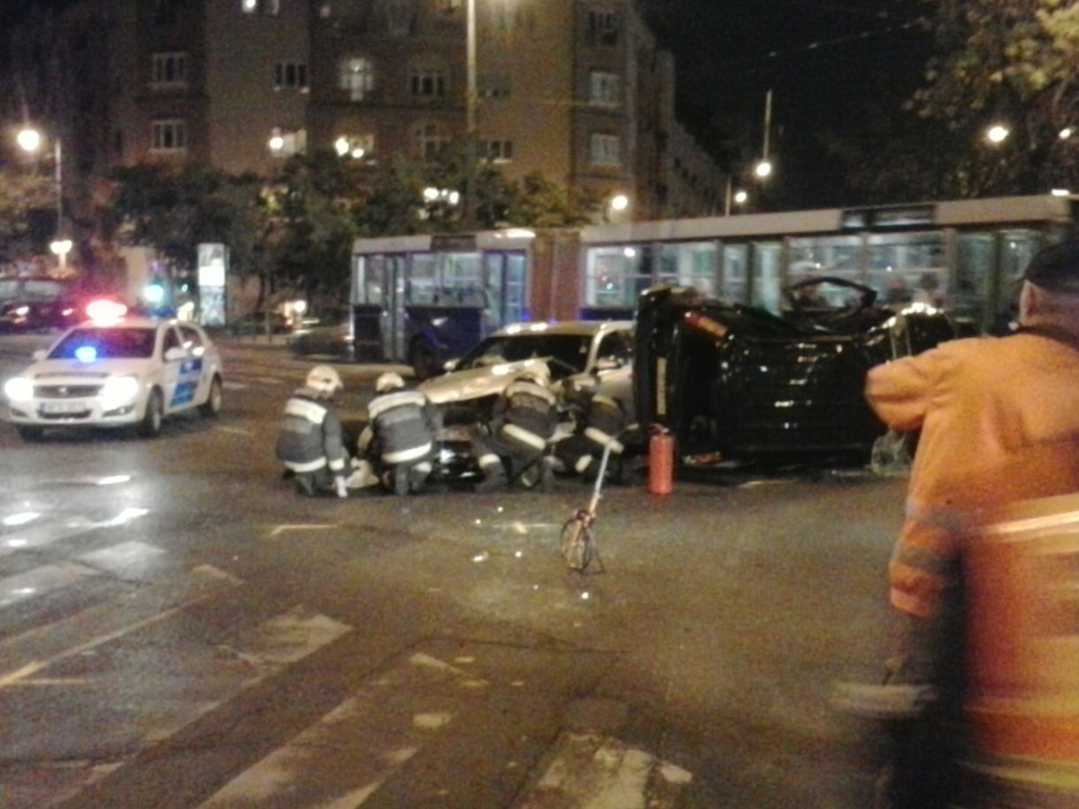 Teljesen bedugult a Kosztolányi Dezső tér környéke