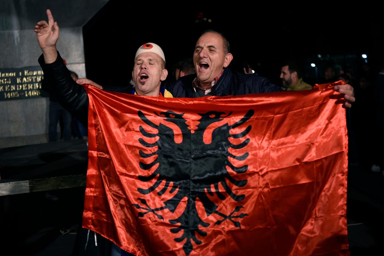 Háromszorosan börtönviselt politikusnak kell megvédenie Koszovót a csődtől