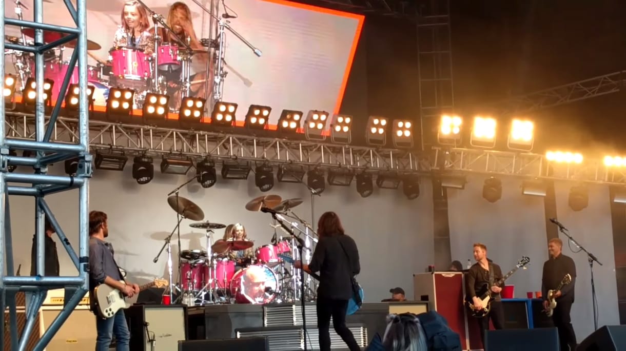 Így dobol a Foo Fighters-vezér 8 éves kislánya – videó