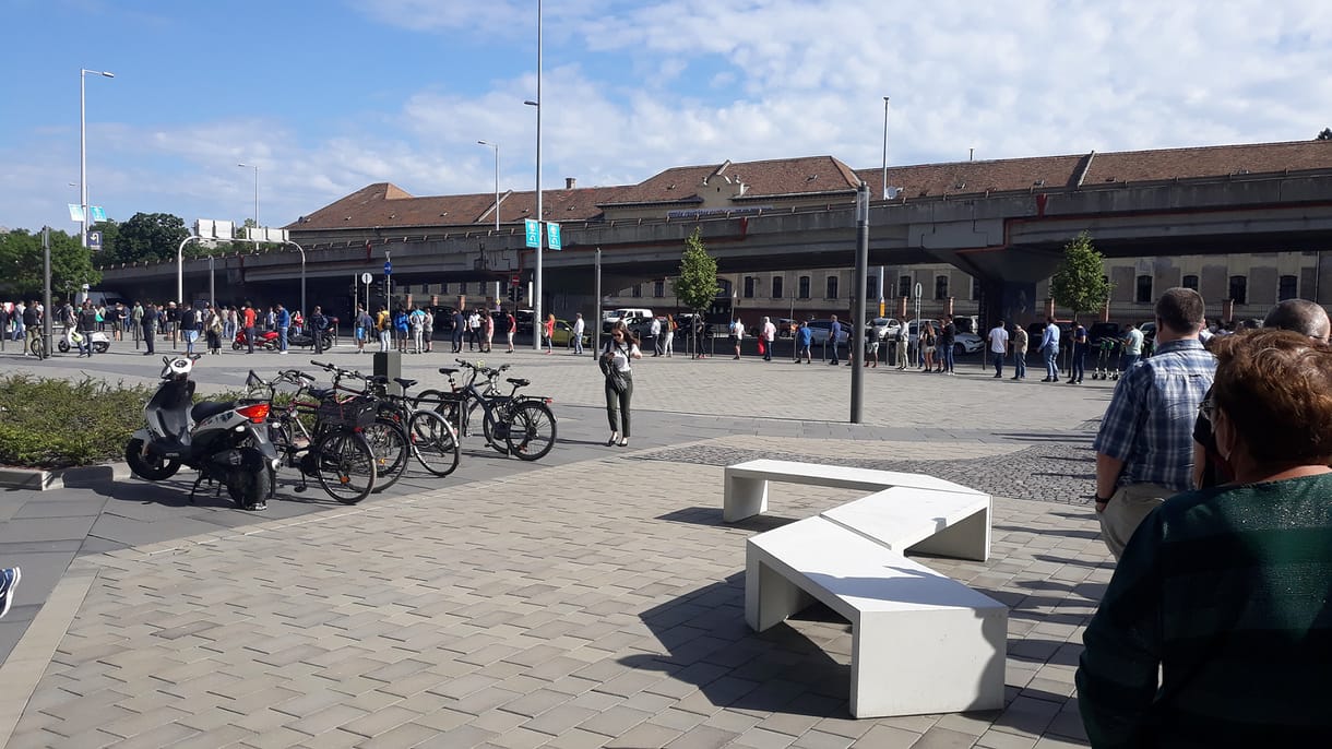 Még csak ötezer szurkoló vette át a karszalagját