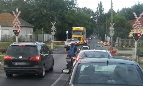 Vasúti átjárókban is jönnek a Véda kamerák
