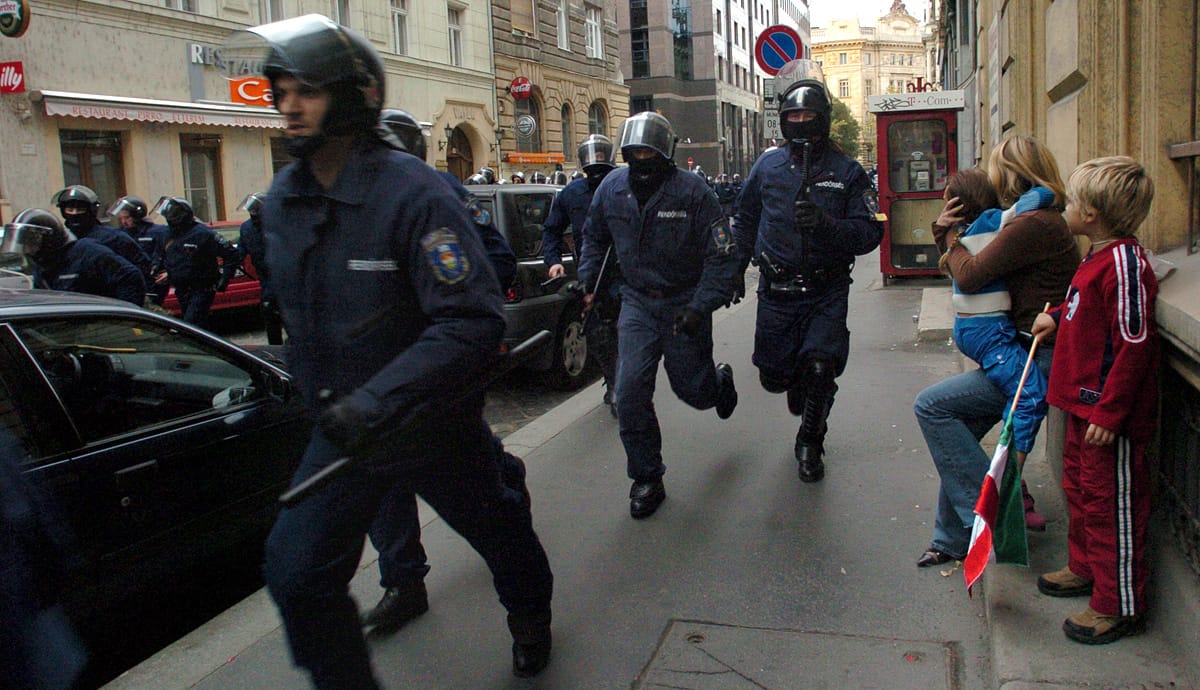 Hont: 2006–2016: Orbángyurcsány, takarodj!