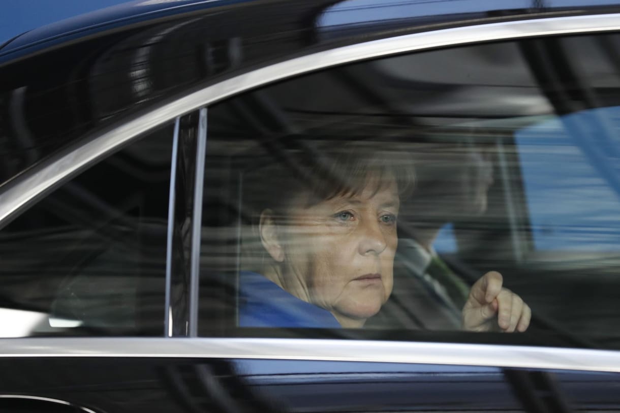 Merkel: Politikai vezetőknek nem szabad igazságként tálalniuk hazugságokat
