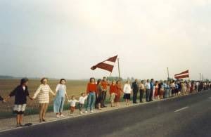 Balti kézfogás egykor, és most Hongkongban