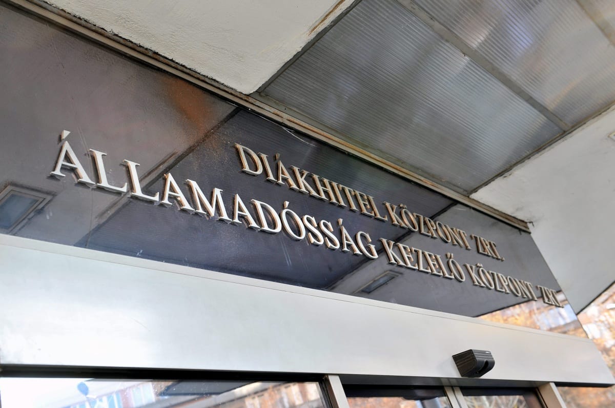 Így lehet majd kiváltani egy külföldi kölcsönt diákhitellel 2025-től
