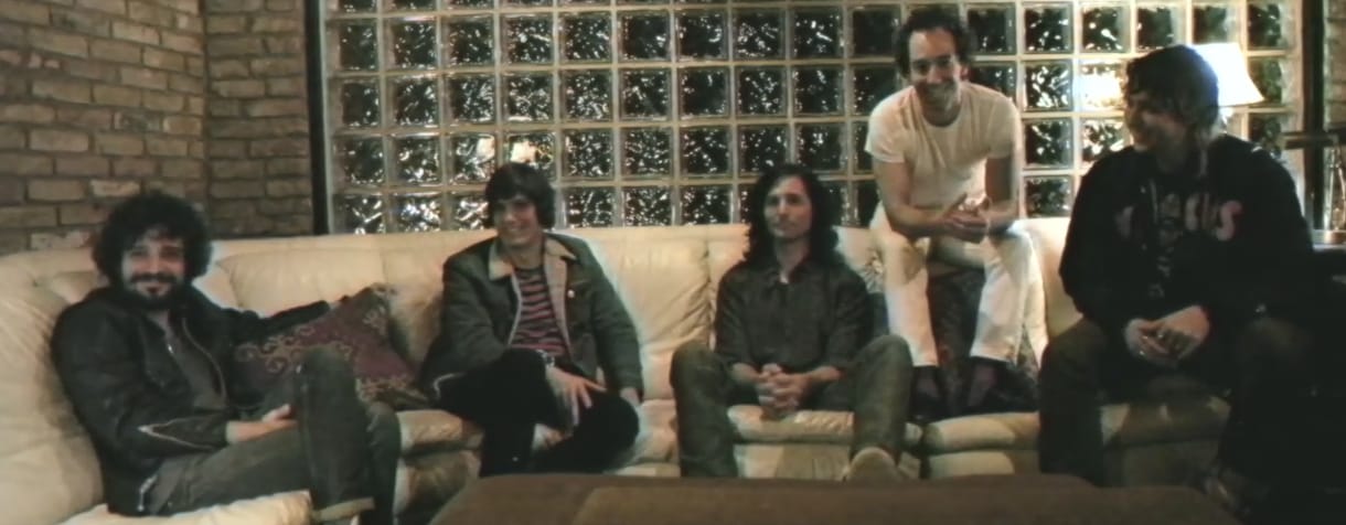 A semmiből rukkolt elő új dallal a The Strokes