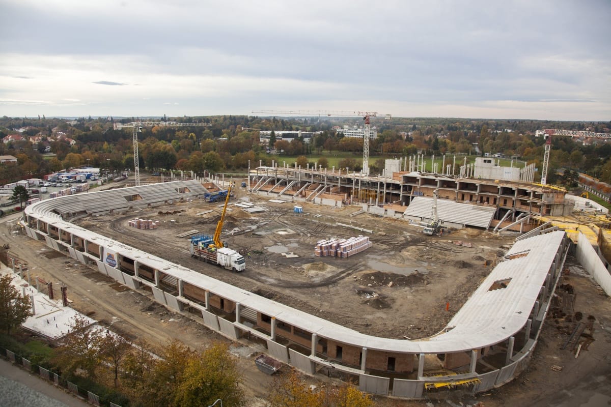 Itt az újabb drágulás, még többet költünk stadionépítésre