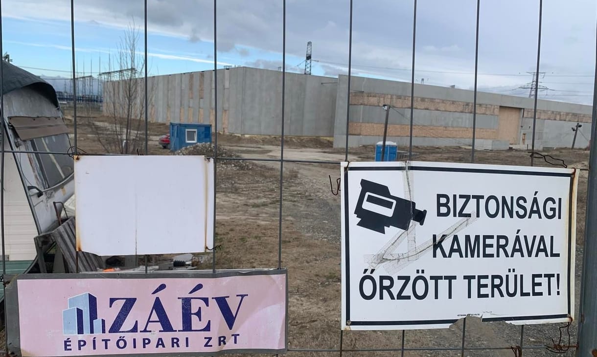 Kormányzati adatközpont Gödön: milliárdok mehettek el rá, soha nem készült el, most törlik a felelős állami céget