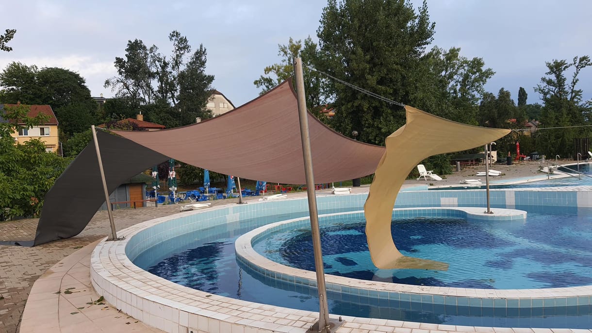 A vihar akkora kárt okozott egy budapesti strandban, hogy azt be kellett zárni