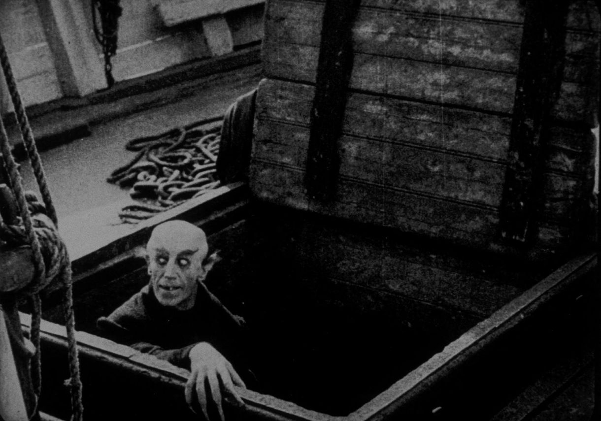 Egyszeri alkalom: extravagáns zenével látható a leghíresebb Drakula-film – ajánló