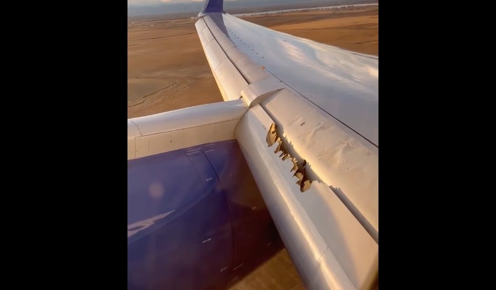 Felszállt a United Airlines Boeing 757-ese, majd elkezdett szétesni a szárnya – videó