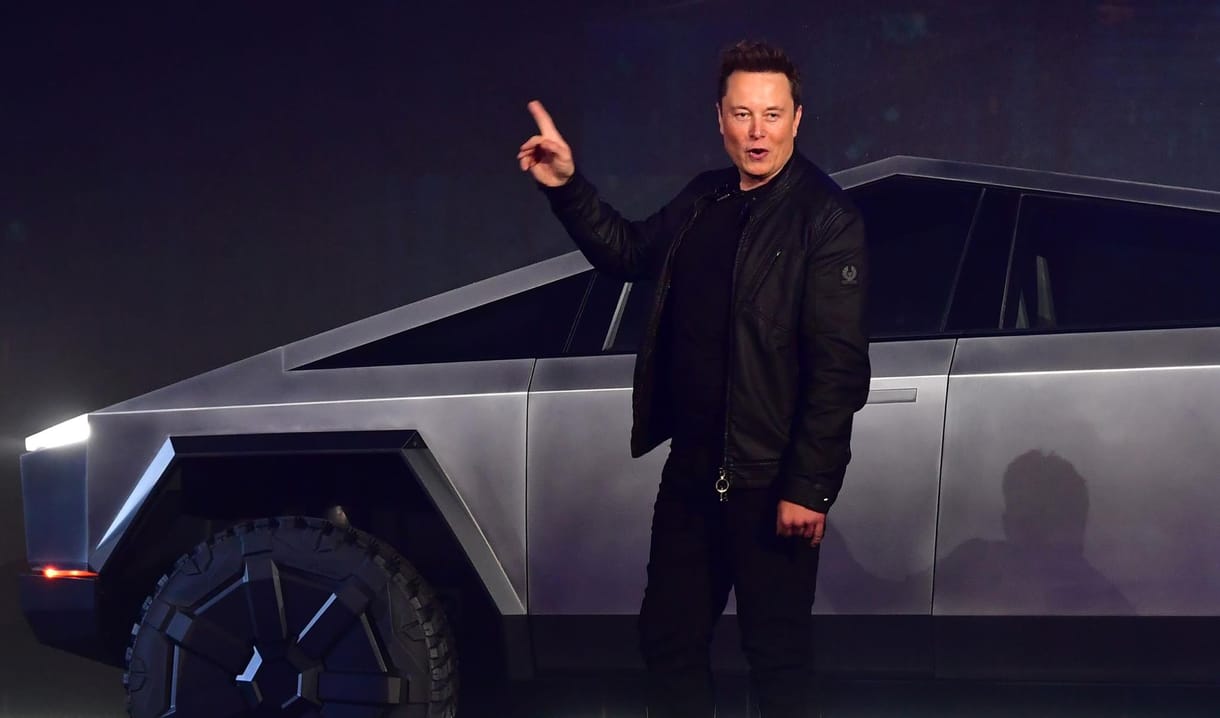 Elon Musk lett a leggazdagabb ember, a Tesla a Facebookot is leelőzte a tőzsdén