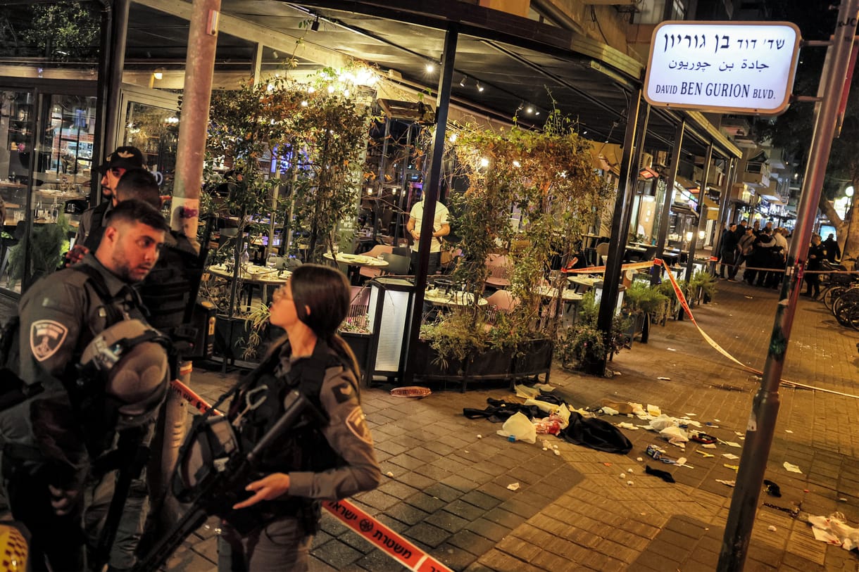 Hárman megsérültek egy tel-avivi terrortámadásban