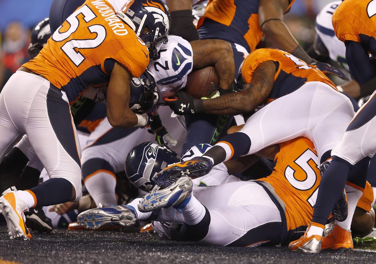 Parókában a didibárban – Super Bowl a pesti Hootersben