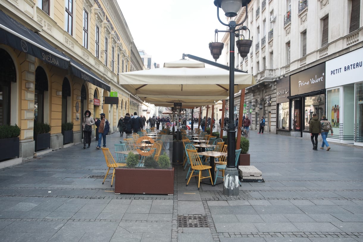 Kinyitnak a szerb plázák