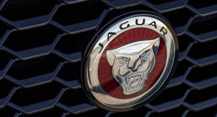 Tízévnyi Instagram-posztját törölte a Jaguar