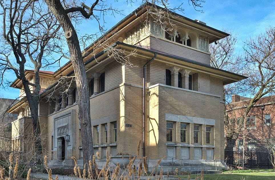 Saját lift is van a 120 éves luxus családi házban