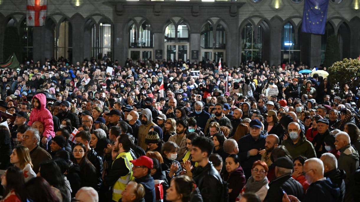Grúz fotósok tiltakoznak, mert az orosz TASZSZ munkatársa nyert World Press Photo-díjat a tbiliszi tüntetésekről készült képeivel