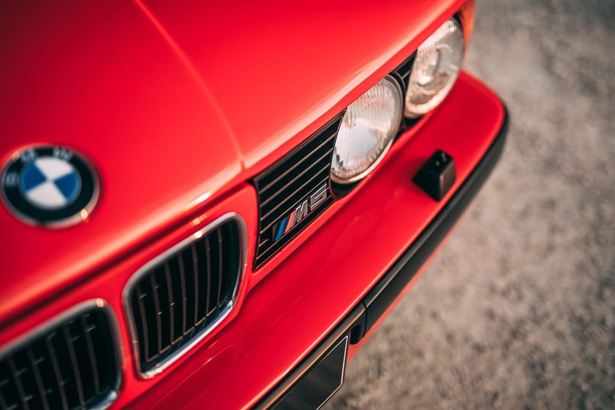 171 millióért kínálnak egy 30 éves, ritka BMW M5-öt