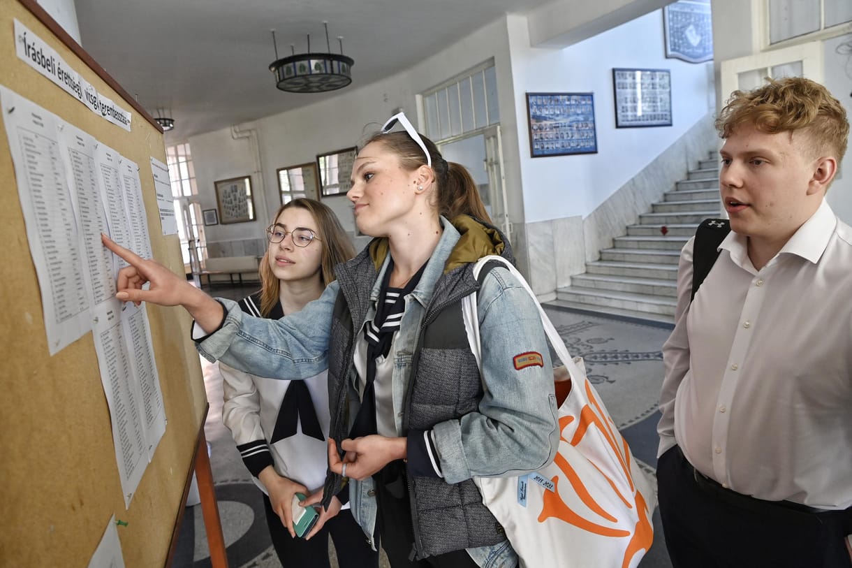 Magyar diákok sérültek meg Portugáliában, becsaphatták őket az Erasmus-úttal