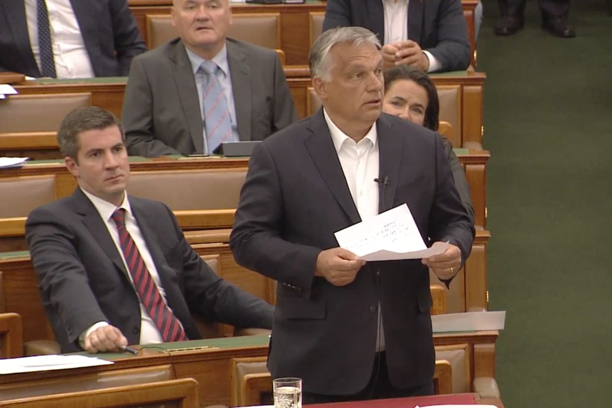 Orbán: Július 1-jével megkapják az egészségügyi dolgozók az 500 ezer forintot