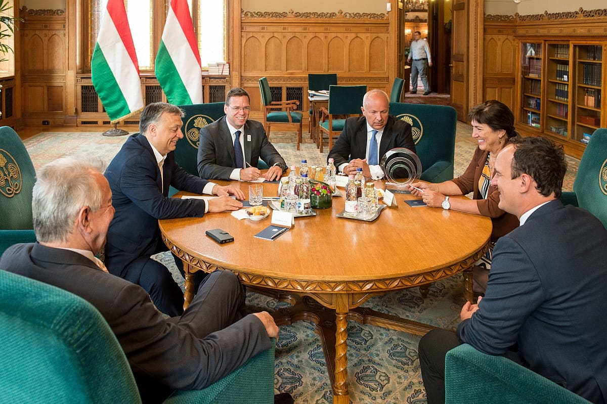 A Parlamentben fogadta fogorvosát Orbán Viktor