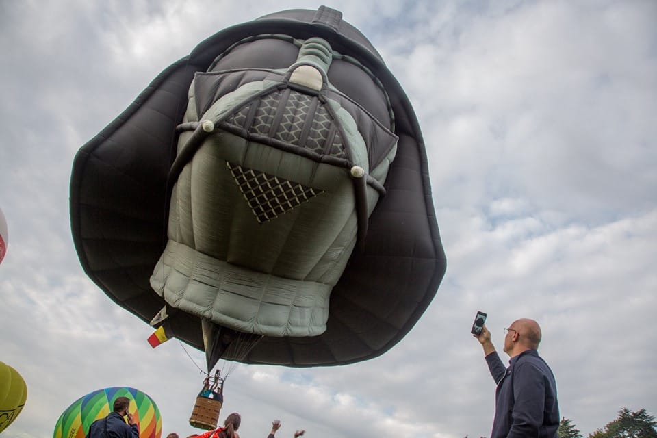 Hatalmas Darth Vader-hőlégballon repült át Bristol felett