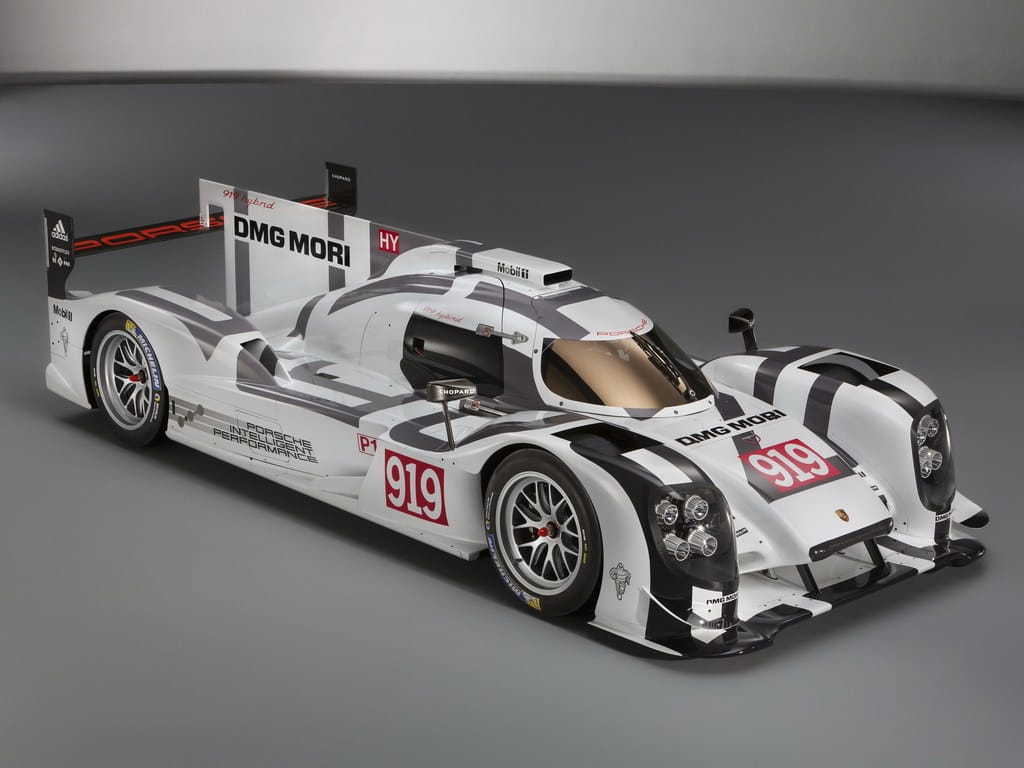 Harci díszben a Porsche új Le Mans-i rakétája – fotók