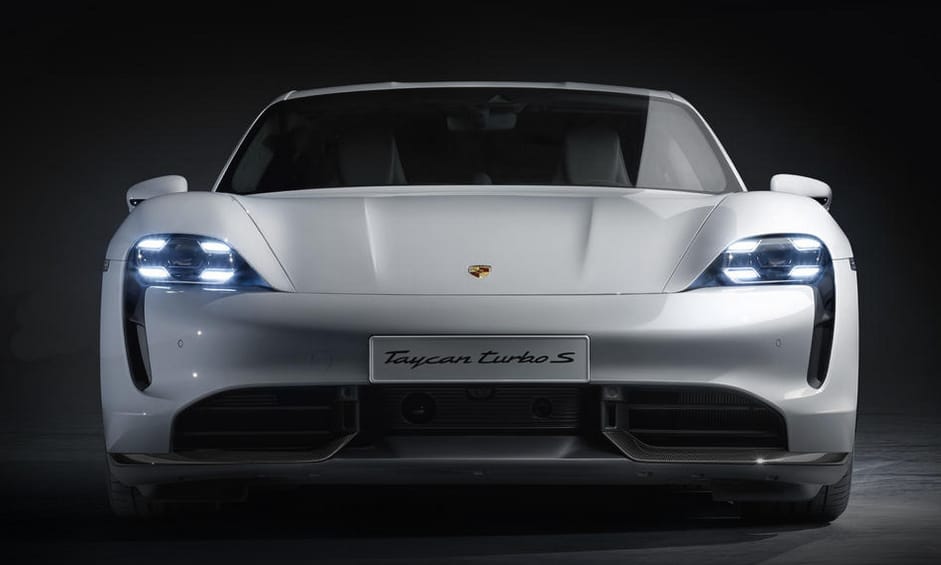 761 lóerős elektromos kombi: javában tesztelik az új Porschét – videó