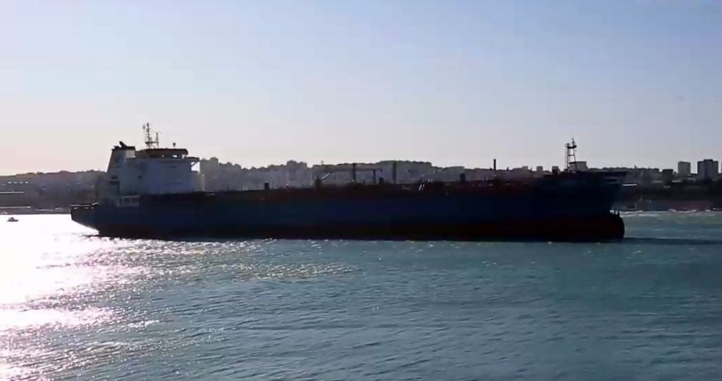 Elszabadult egy tanker a spliti kikötőben - videó